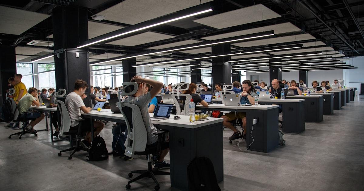 副業が会社にバレない方法|住民税・確定申告の注意点【2026年版】